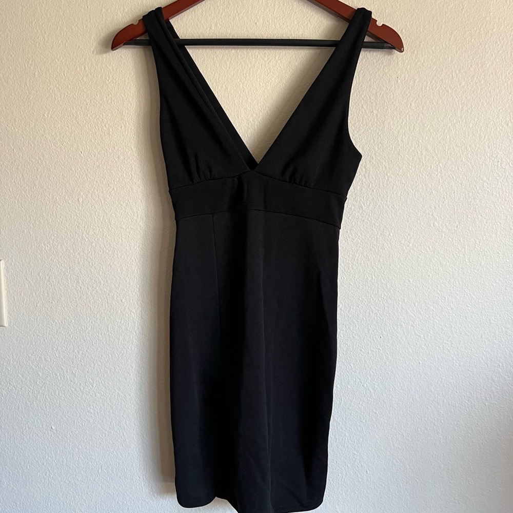 Nasty Gal - V Neck Midi Dress